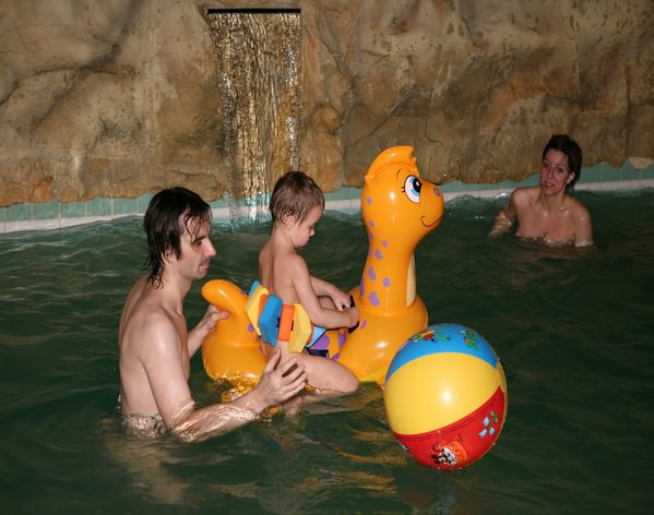 Nudisten im pool foto ( FKK set 21) [FKK-Community]
