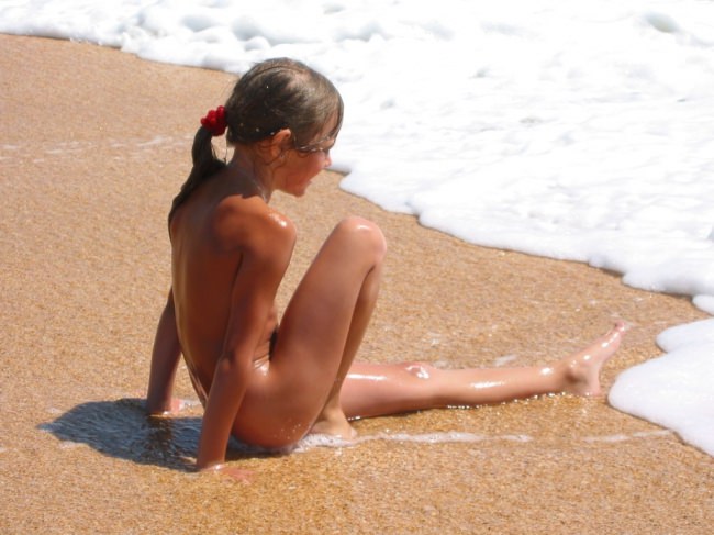 Premium nudism photo young girls (set 13) [FKK-Community]